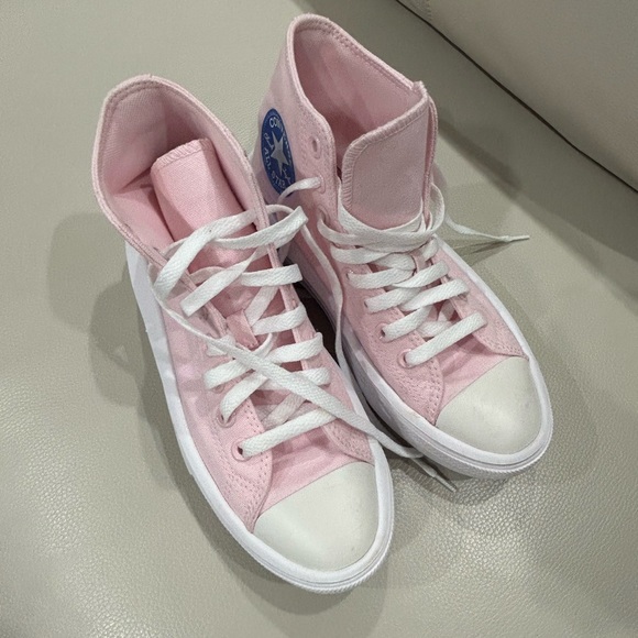 ⭐️PRICE ⬇️
 CONVERSE ALL STAR • Soft Pink High Tops • 6.5 • - Picture 2 of 11
